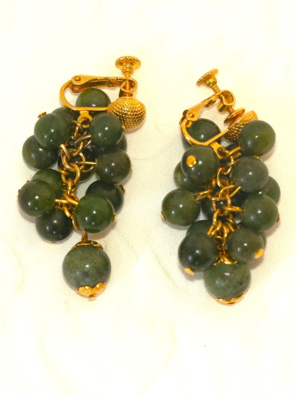 Vintage Green Beaded Grape Cluster Hobe Earrings